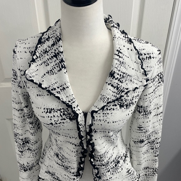Joseph Ribkoff Black White Jacket Zip up Ruffle Trim size US 4 - Picture 4 of 11